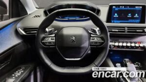 Peugeot 5008 1.5 BlueHDi ALLURE 2020 года из Южной Кореи