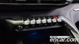 Peugeot 5008 1.5 BlueHDi ALLURE 2020 года из Южной Кореи