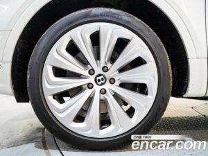 Bentley Bentayga 4.0 V8 2021 года из Южной Кореи