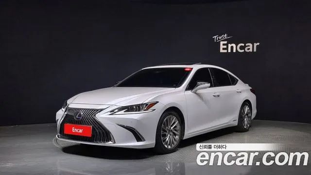 Lexus ES Luxury Plus 2021 года из Кореи