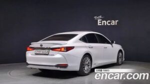Lexus ES Luxury Plus 2021 года из Южной Кореи