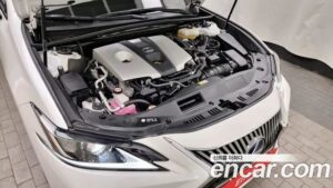 Lexus ES Luxury Plus 2021 года из Южной Кореи