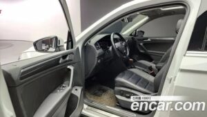 Volkswagen Tiguan 2.0 TDI 4motion Prestige 2020 года из Южной Кореи