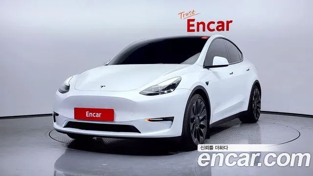Tesla Model Y Performance 2022 года из Кореи