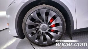 Tesla Model Y Performance 2022 года из Южной Кореи