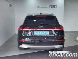 Audi e-tron 55 4WD 2022 года из Южной Кореи
