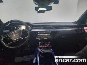 Audi e-tron 55 4WD 2022 года из Южной Кореи