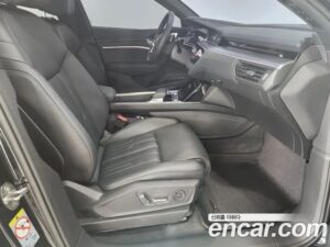 Audi e-tron 55 4WD 2022 года из Южной Кореи