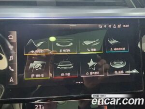 Audi e-tron 55 4WD 2022 года из Южной Кореи