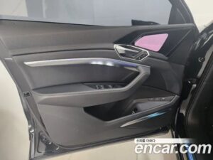 Audi e-tron 55 4WD 2022 года из Южной Кореи