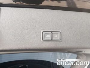 Audi e-tron 55 4WD 2022 года из Южной Кореи