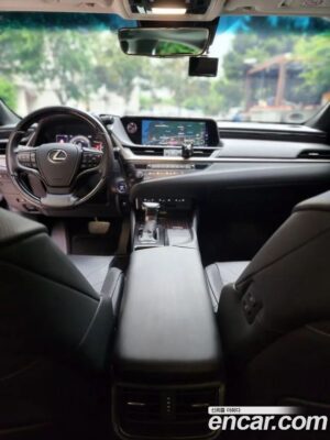 Lexus ES Executive 2020 года из Южной Кореи