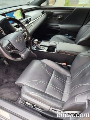 Lexus ES Executive 2020 года из Южной Кореи