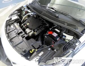 Peugeot 5008 1.5 BlueHDi ALLURE 2021 года из Южной Кореи