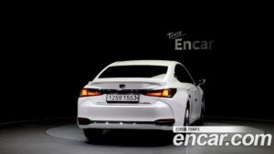 Lexus ES Luxury Plus 2021 года из Южной Кореи