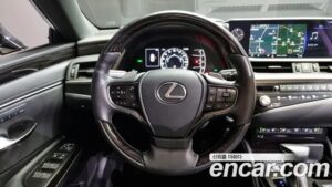 Lexus ES Luxury Plus 2021 года из Южной Кореи