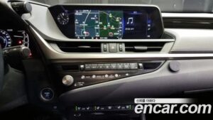 Lexus ES Luxury Plus 2021 года из Южной Кореи