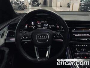 Audi Q8 50 TDI 4WD Premium 2021 года из Южной Кореи