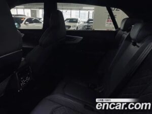 Audi Q8 50 TDI 4WD Premium 2021 года из Южной Кореи