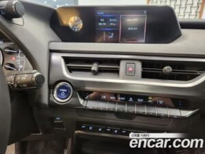 Lexus UX 2.0 2WD 2020 года из Южной Кореи