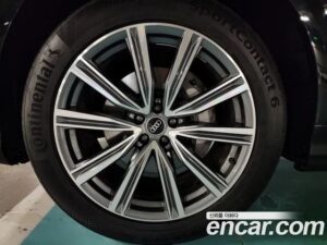 Audi Q8 55 TFSI 4WD Premium 2021 года из Южной Кореи