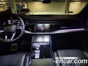 Audi Q8 55 TFSI 4WD Premium 2021 года из Южной Кореи