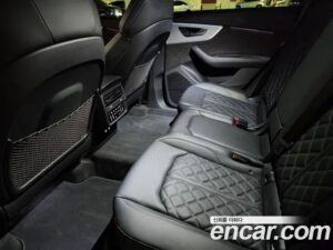 Audi Q8 55 TFSI 4WD Premium 2021 года из Южной Кореи