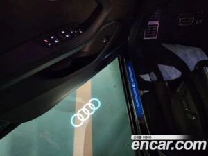 Audi Q8 55 TFSI 4WD Premium 2021 года из Южной Кореи