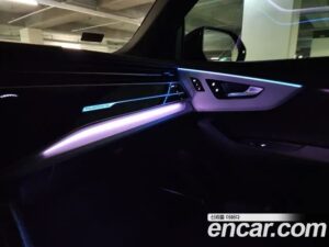 Audi Q8 55 TFSI 4WD Premium 2021 года из Южной Кореи
