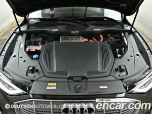 Audi e-tron 55 4WD 2021 года из Южной Кореи