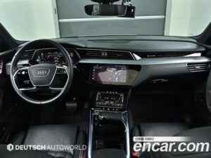 Audi e-tron 55 4WD 2021 года из Южной Кореи