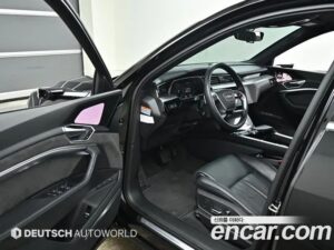 Audi e-tron 55 4WD 2021 года из Южной Кореи