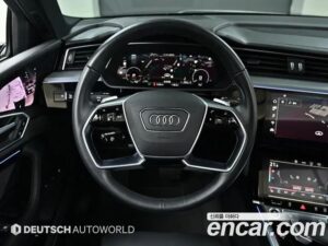 Audi e-tron 55 4WD 2021 года из Южной Кореи