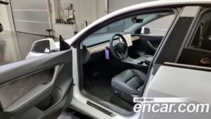 Tesla Model Y Standard RANGE 2021 года из Южной Кореи