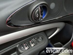 Mini Clubman JCW 2023 года из Южной Кореи