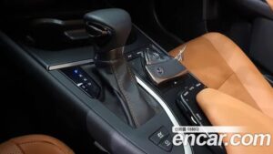 Lexus UX 2.0 AWD 2022 года из Южной Кореи