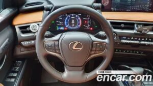 Lexus UX 2.0 AWD 2022 года из Южной Кореи