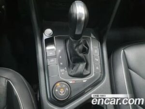 Volkswagen Tiguan 2.0 TDI Prestige 2020 года из Южной Кореи