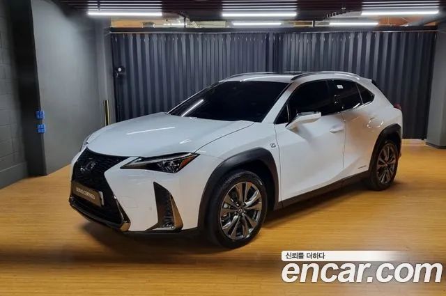 Lexus UX 2.0 F-Sport 2WD 2021 года из Кореи