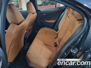 Lexus UX 2.0 2WD 2021 года из Южной Кореи