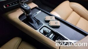 Volvo V90 T5 PRO AWD 2020 года из Южной Кореи