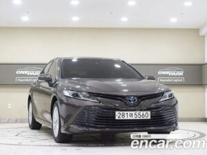 Toyota Camry 2.5 LE HYBRID 2021 года из Южной Кореи