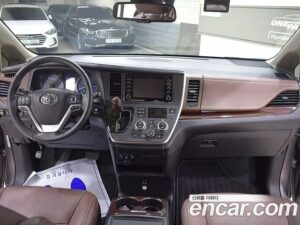 Toyota Sienna 3.5 AWD 2020 года из Южной Кореи