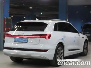 Audi e-tron 55 4WD 2021 года из Южной Кореи
