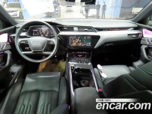 Audi e-tron 55 4WD 2021 года из Южной Кореи