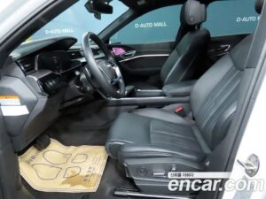 Audi e-tron 55 4WD 2021 года из Южной Кореи