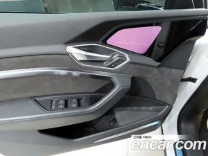 Audi e-tron 55 4WD 2021 года из Южной Кореи