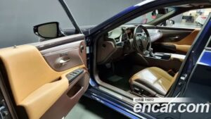 Lexus ES Luxury Plus 2021 года из Южной Кореи