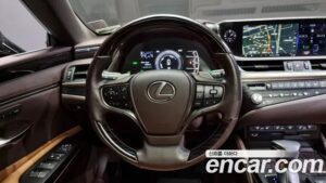 Lexus ES Luxury Plus 2021 года из Южной Кореи