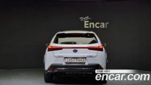 Lexus UX 2.0 F-Sport 2WD 2022 года из Южной Кореи